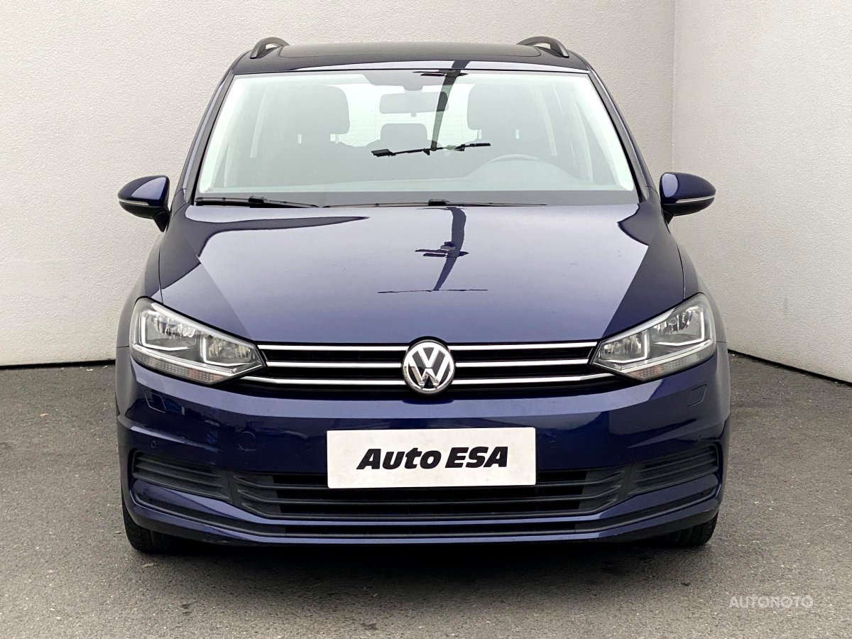 Volkswagen Touran, 2015 - pohled č. 2