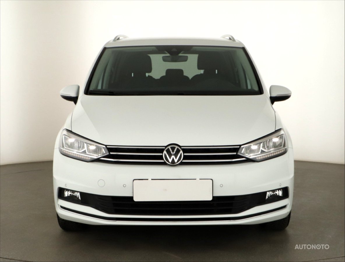 Volkswagen Touran, 2021 - pohled č. 2
