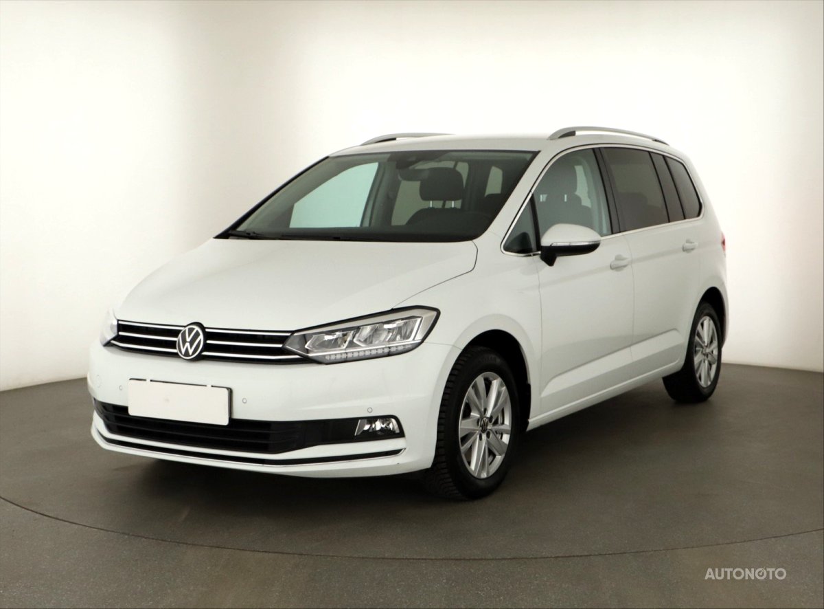 Volkswagen Touran, 2021 - pohled č. 3