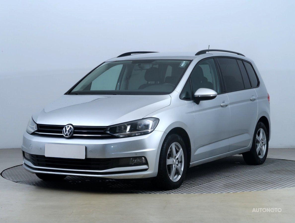 Volkswagen Touran, 2019 - pohled č. 3