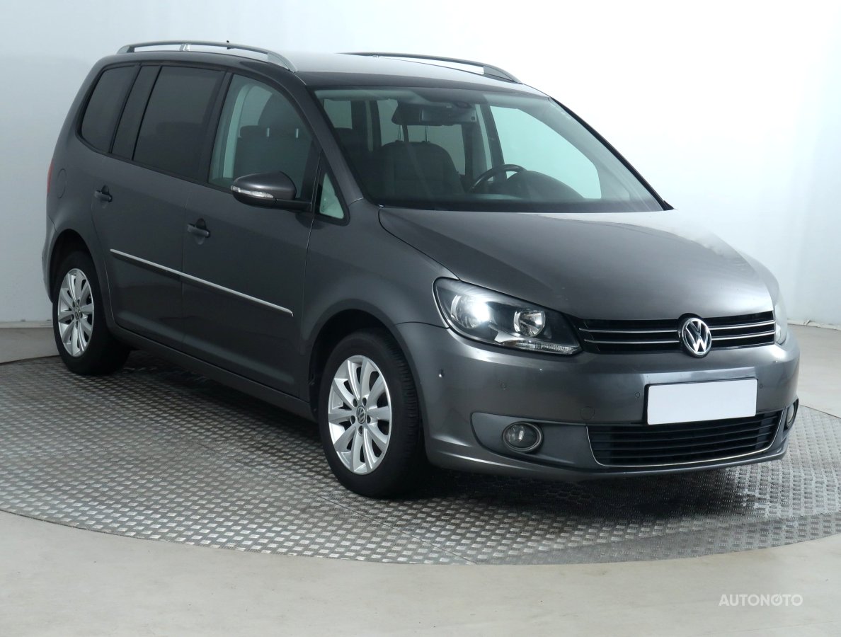 Volkswagen Touran, 2012 - celkový pohled