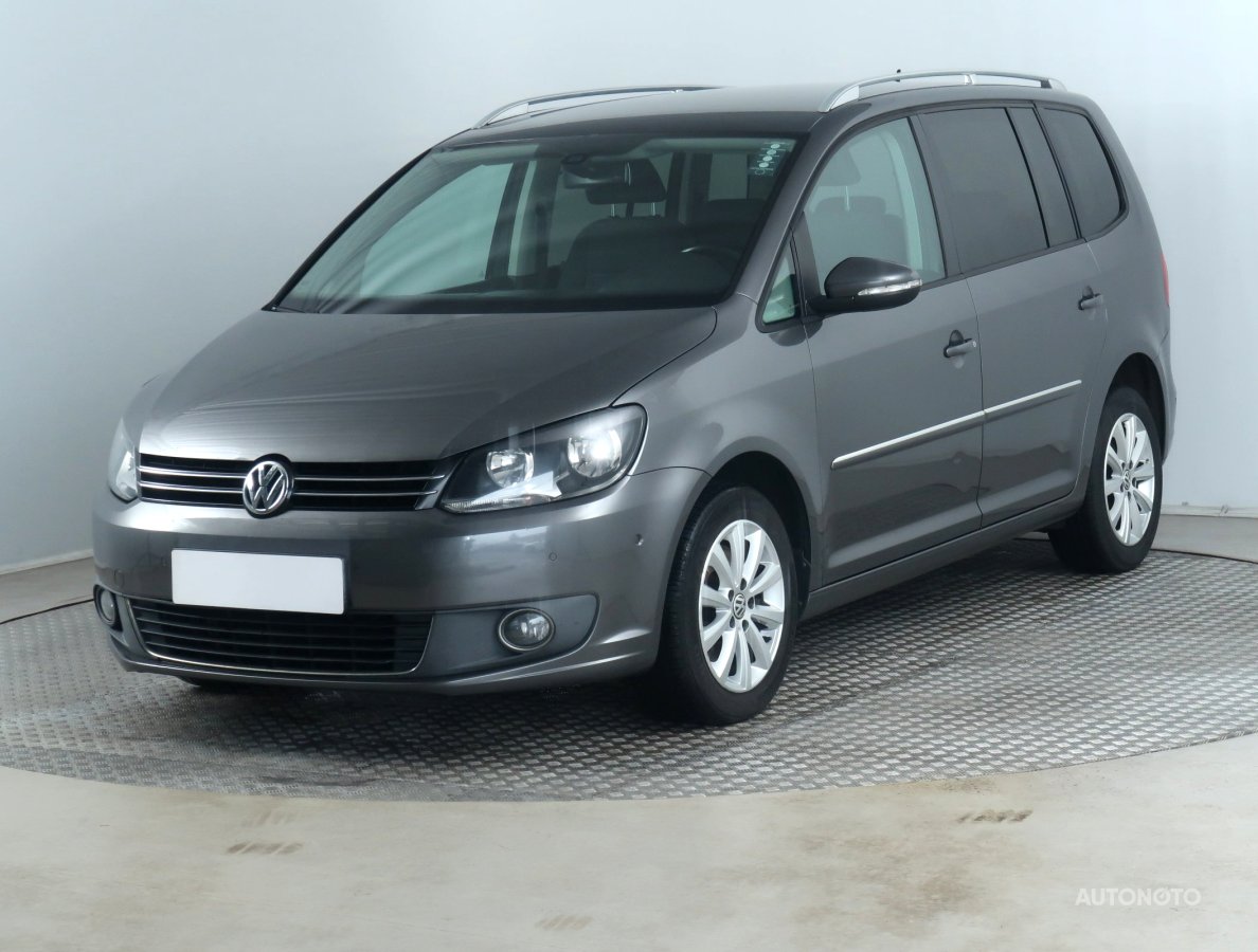Volkswagen Touran, 2012 - pohled č. 3
