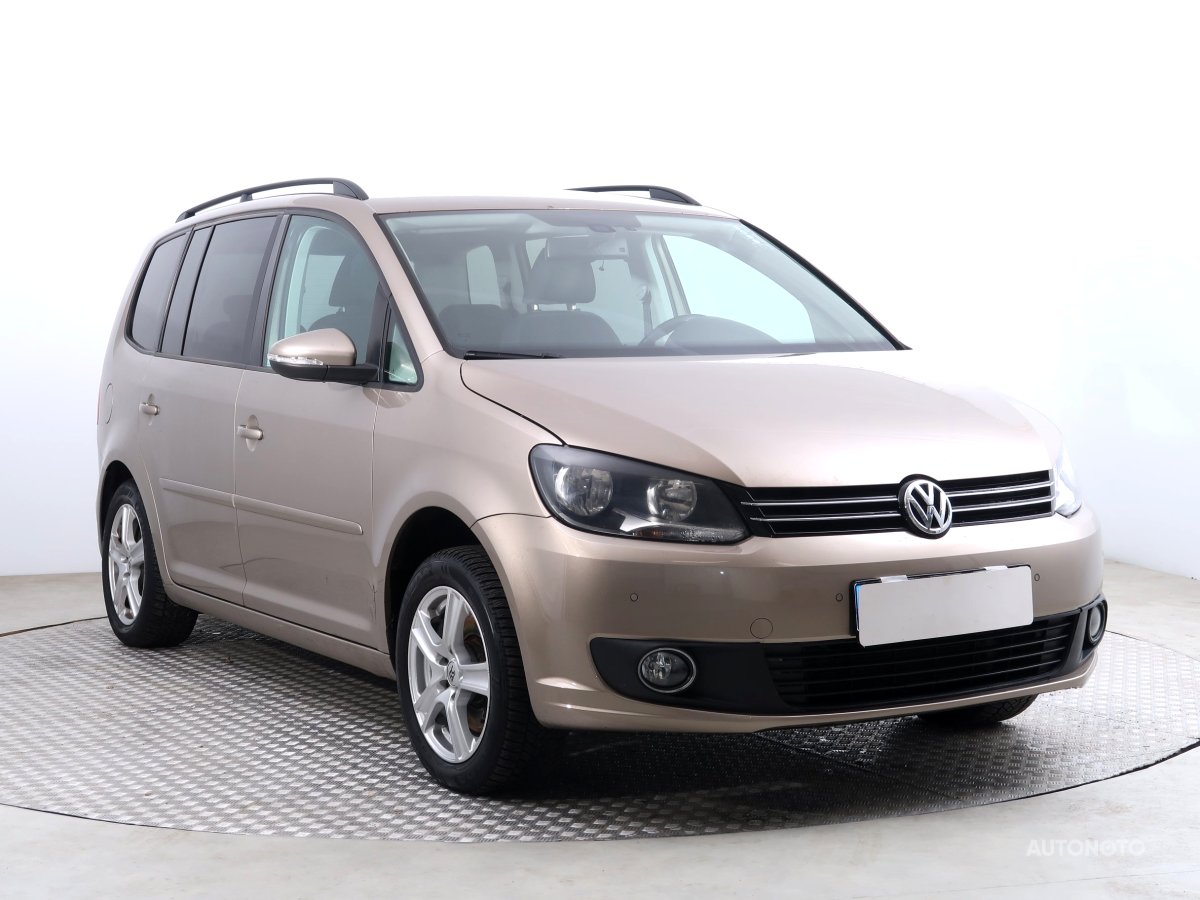 Volkswagen Touran, 2011 - celkový pohled