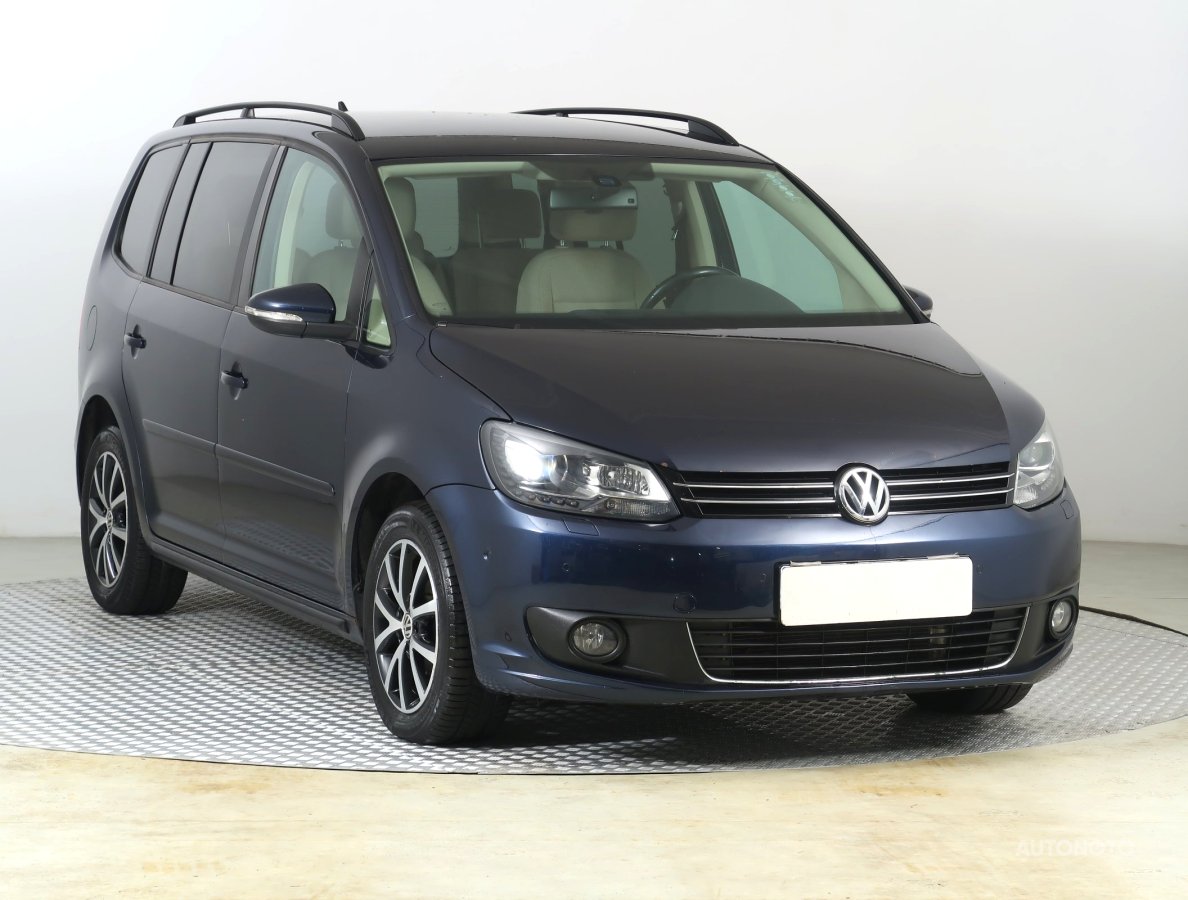 Volkswagen Touran, 2013 - celkový pohled