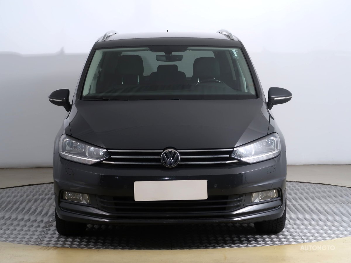 Volkswagen Touran, 2016 - pohled č. 2