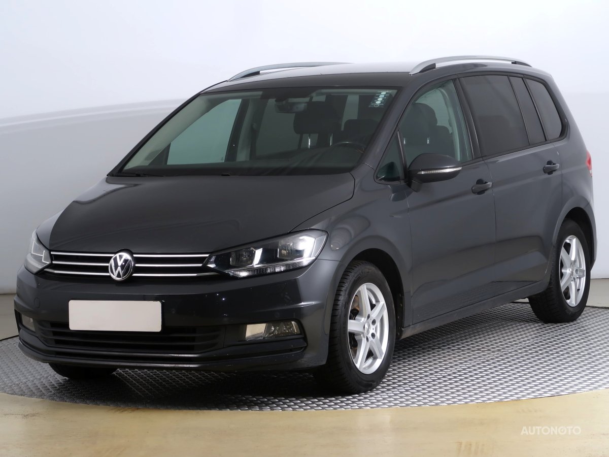 Volkswagen Touran, 2016 - pohled č. 3