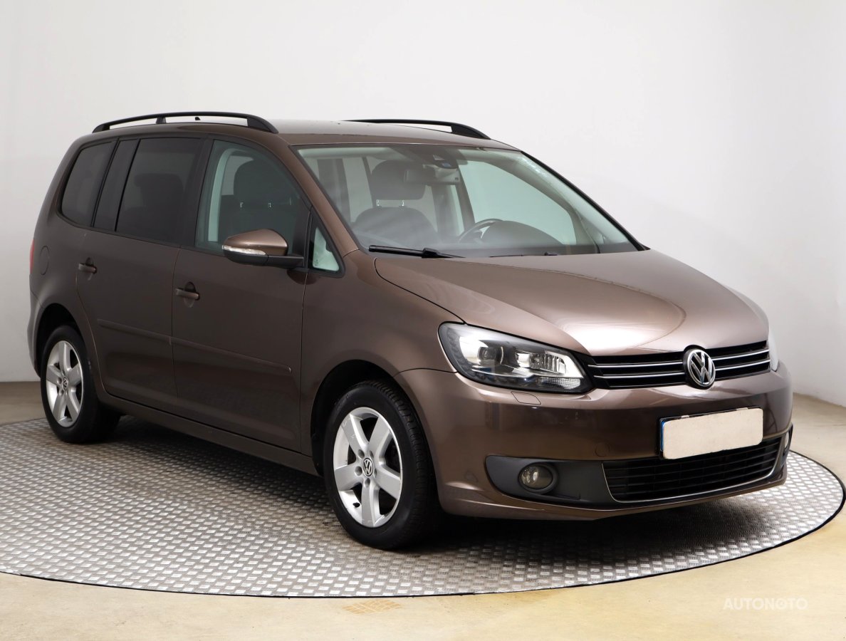 Volkswagen Touran, 2014 - celkový pohled