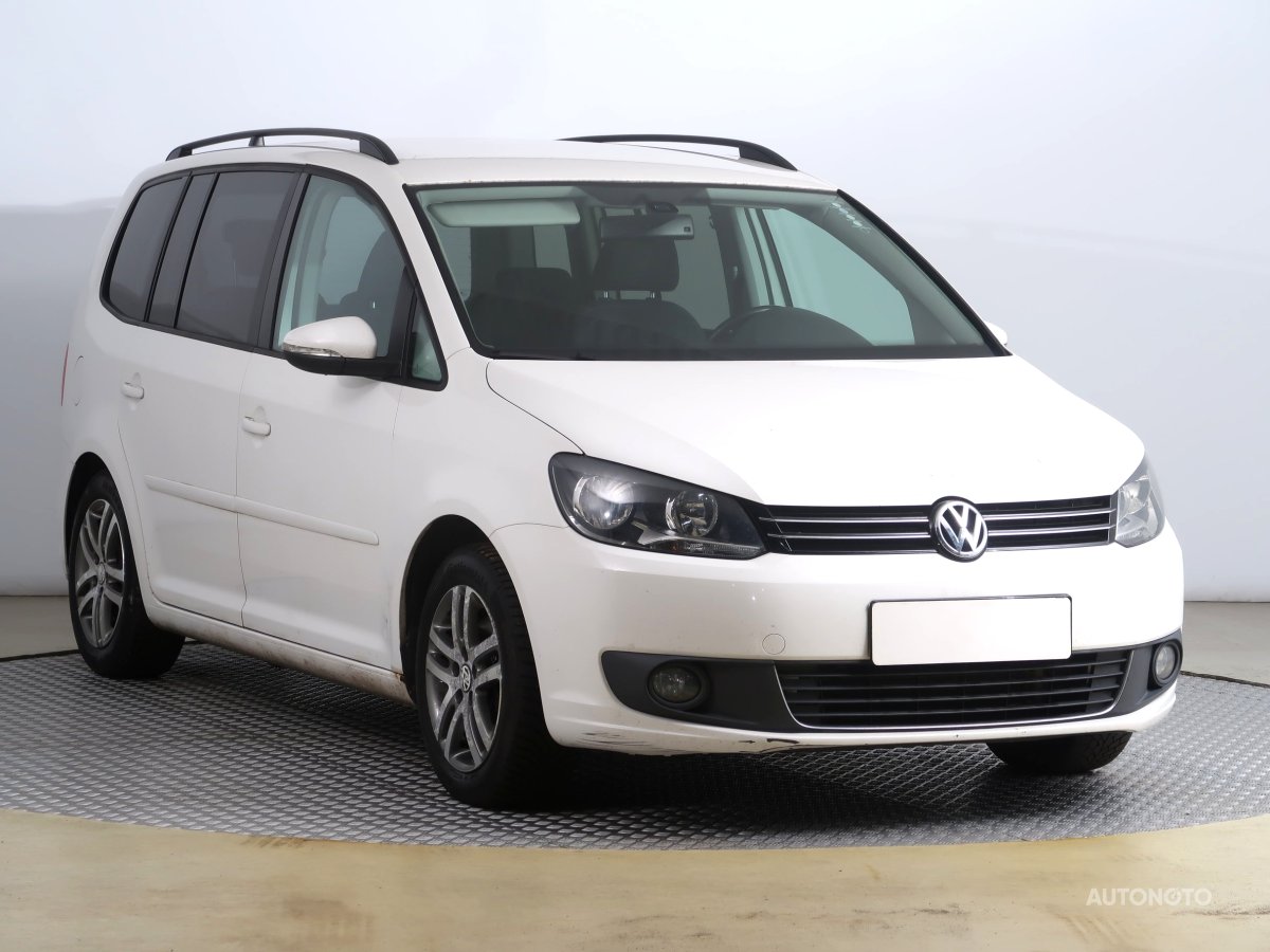 Volkswagen Touran, 2012 - celkový pohled