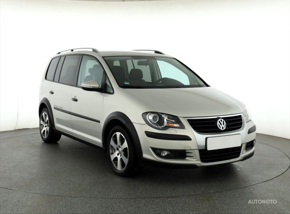 Volkswagen Touran, 2009 - celkový pohled