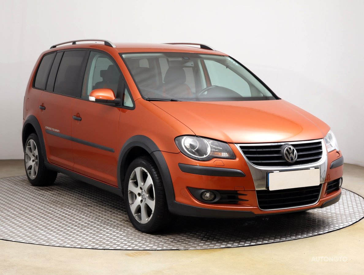 Volkswagen Touran, 2009 - celkový pohled