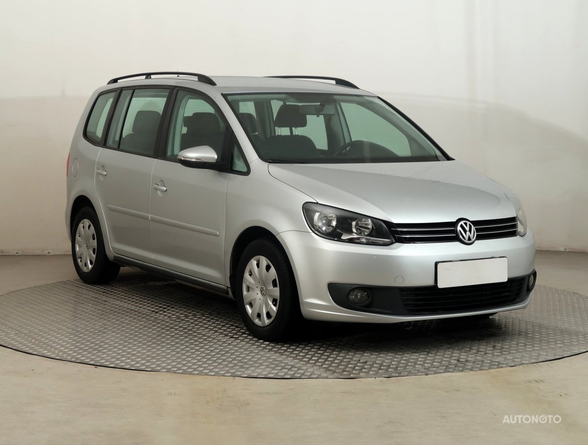 Volkswagen Touran, 2015 - celkový pohled