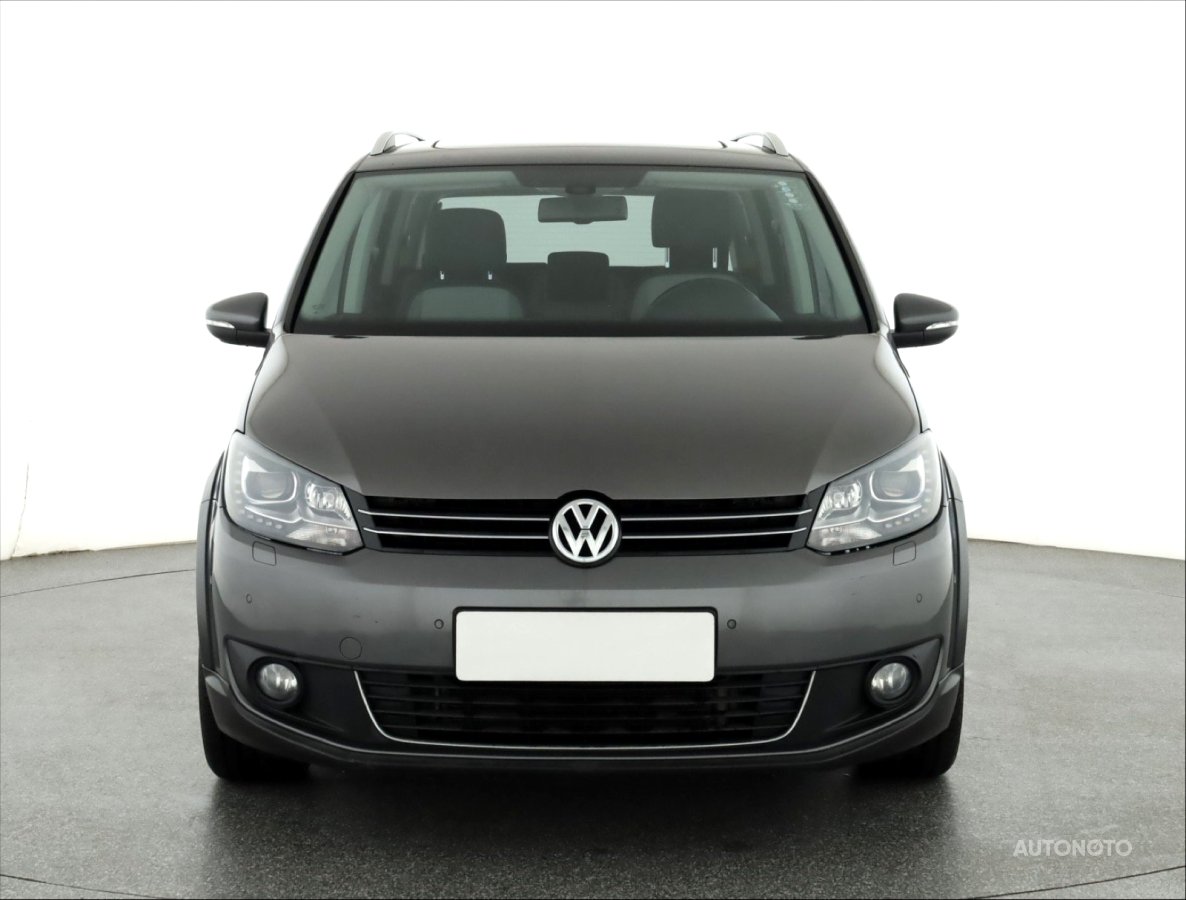 Volkswagen Touran, 2015 - pohled č. 2