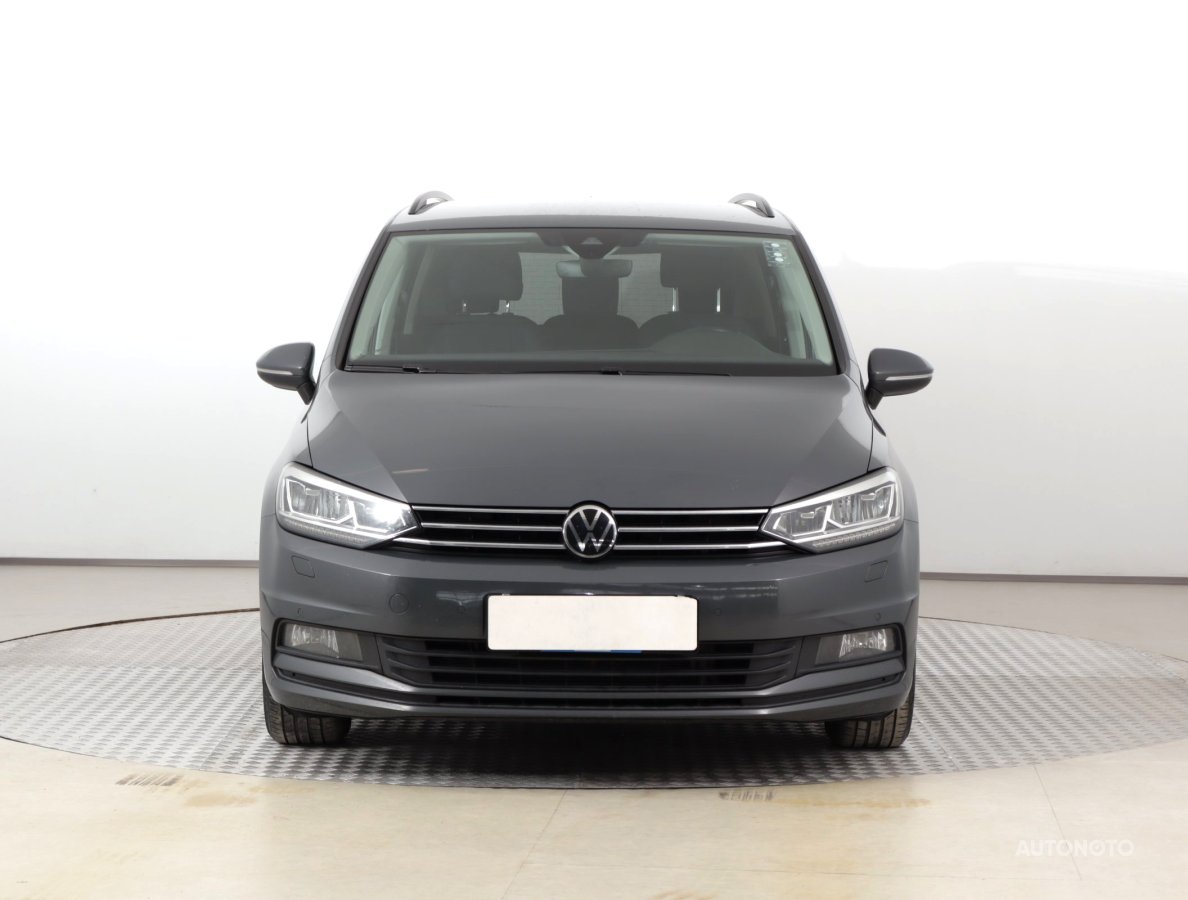 Volkswagen Touran, 2022 - pohled č. 2