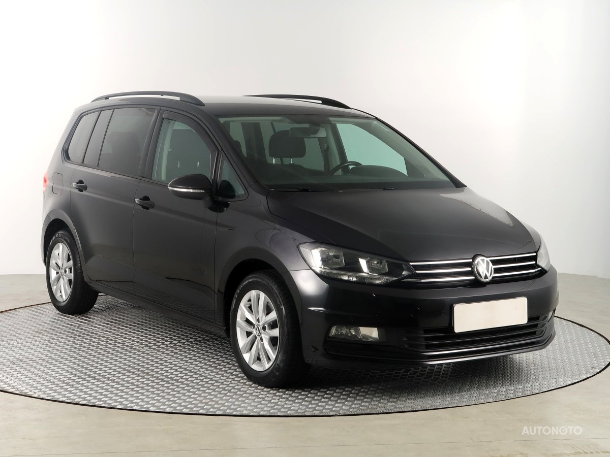 Volkswagen Touran, 2016 - celkový pohled