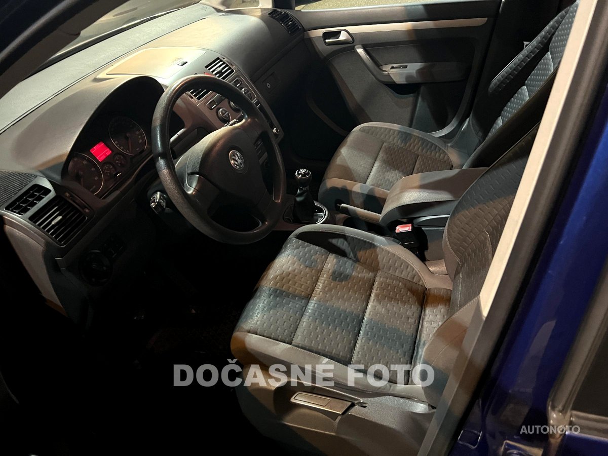 Volkswagen Touran, 2008 - pohled č. 3