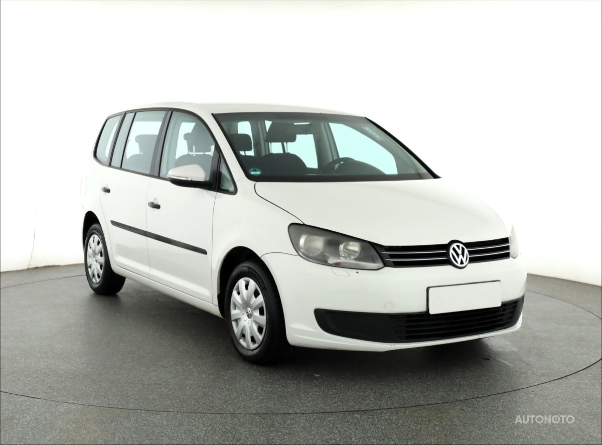 Volkswagen Touran, 2011 - celkový pohled