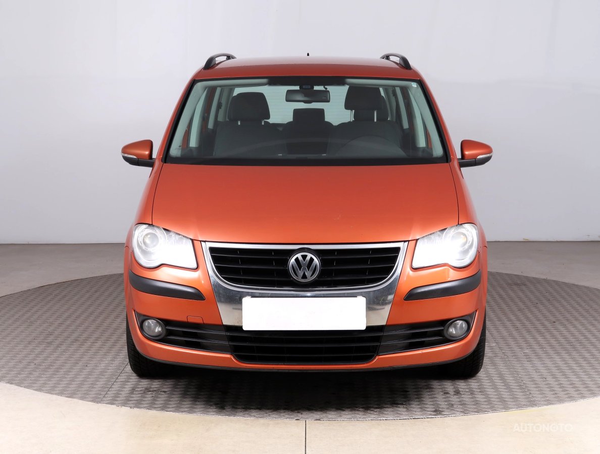 Volkswagen Touran, 2010 - pohled č. 2