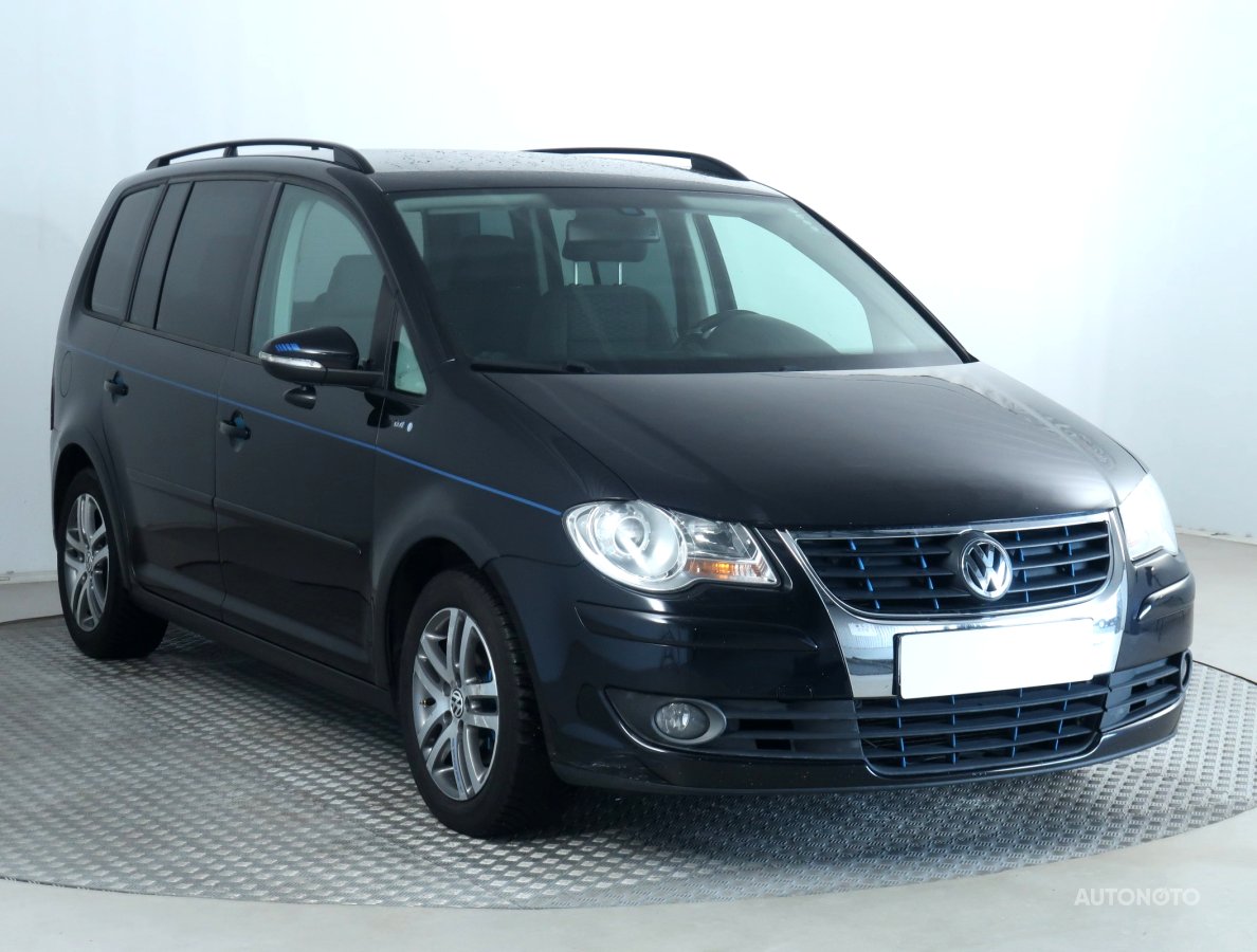 Volkswagen Touran, 2010 - celkový pohled