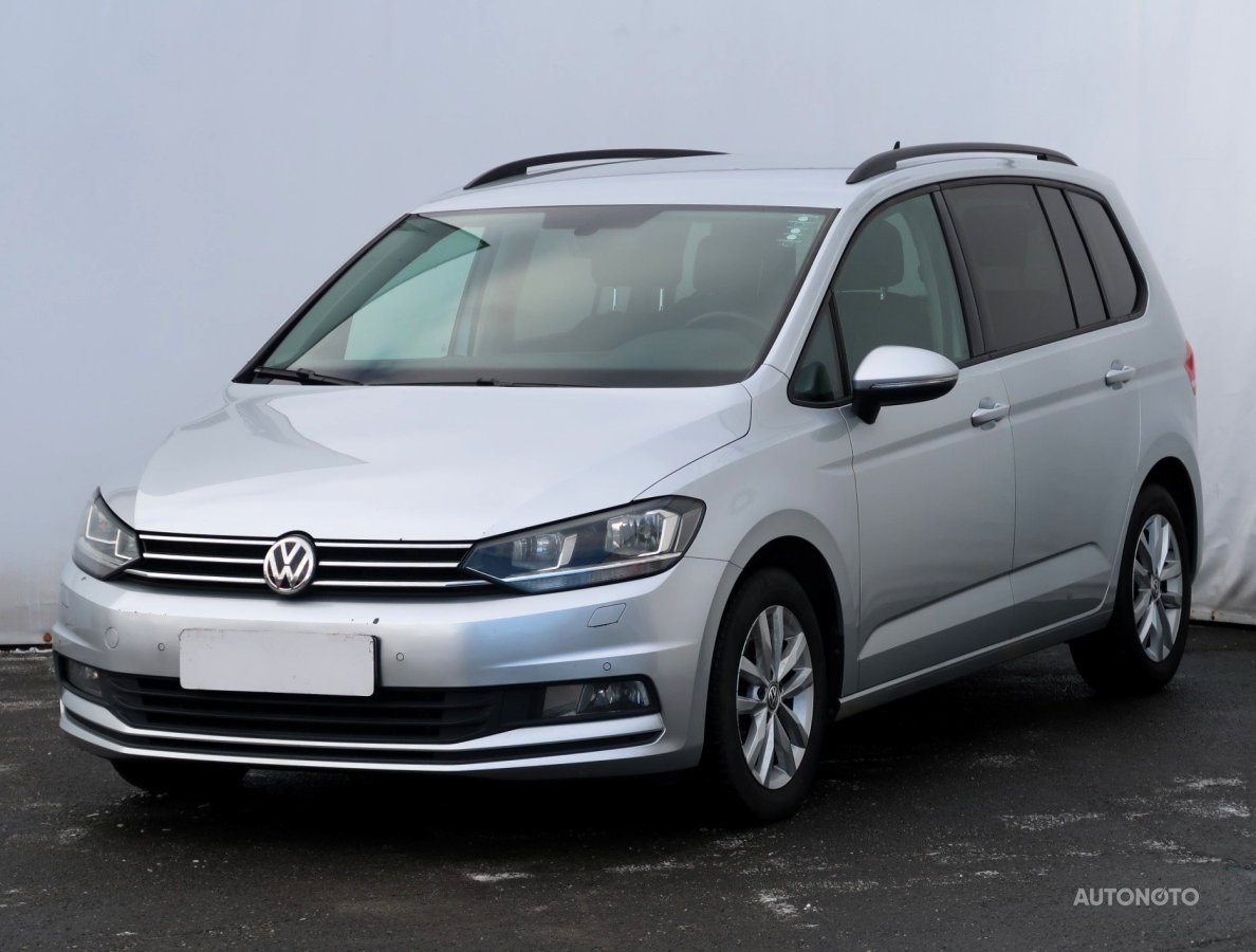 Volkswagen Touran, 2016 - pohled č. 3
