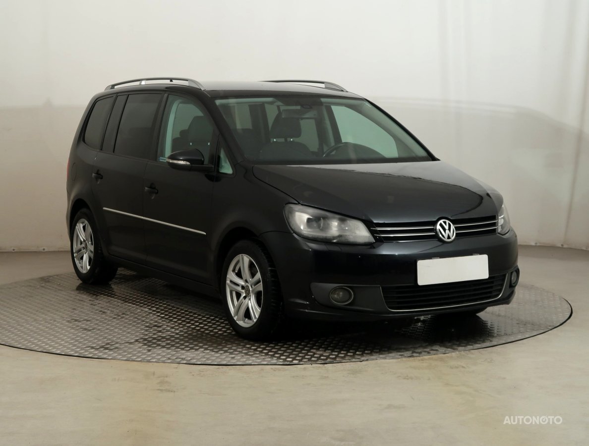 Volkswagen Touran, 2011 - celkový pohled