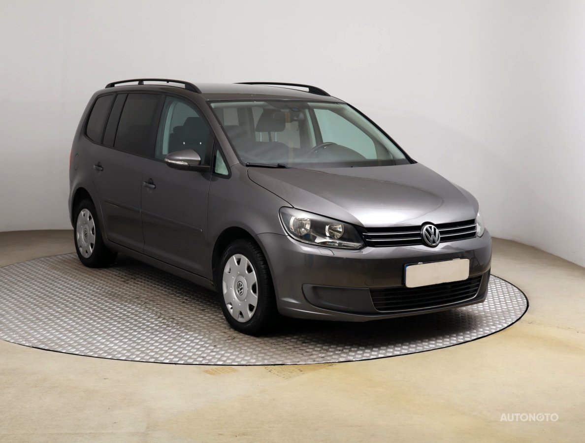 Volkswagen Touran, 2011 - celkový pohled