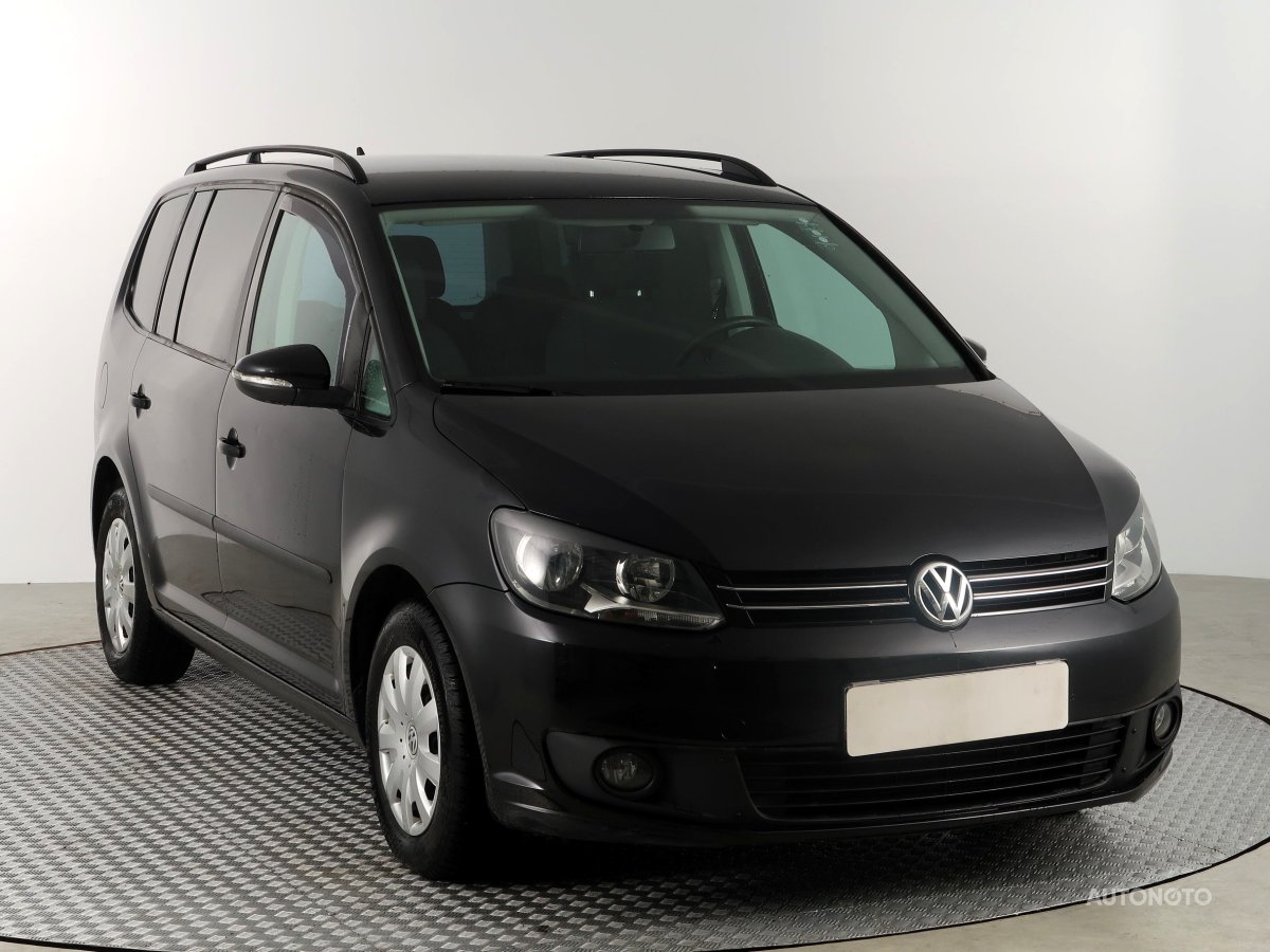 Volkswagen Touran, 2013 - celkový pohled