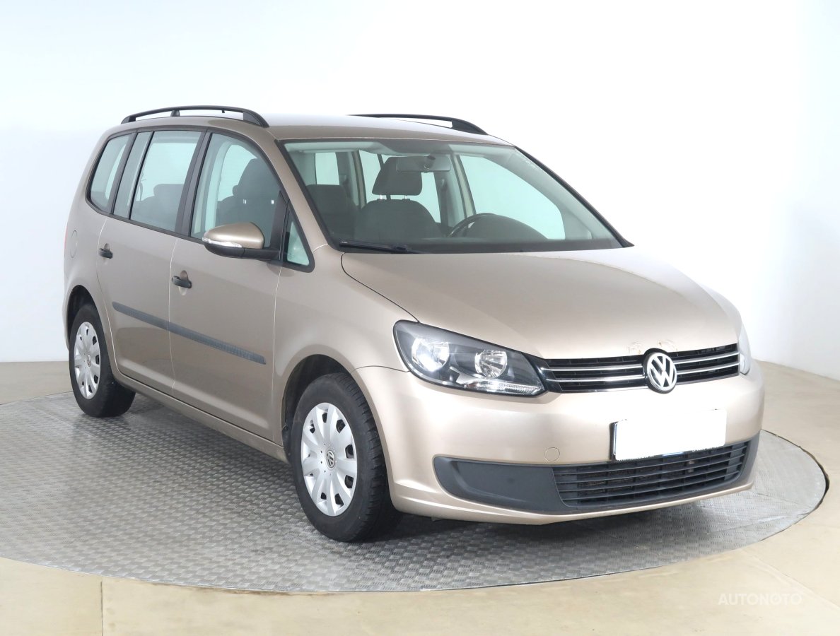 Volkswagen Touran, 2014 - celkový pohled