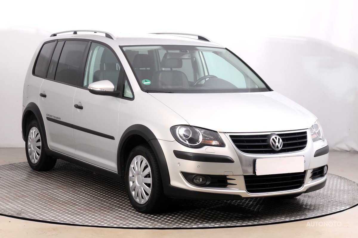 Volkswagen Touran, 2010 - celkový pohled