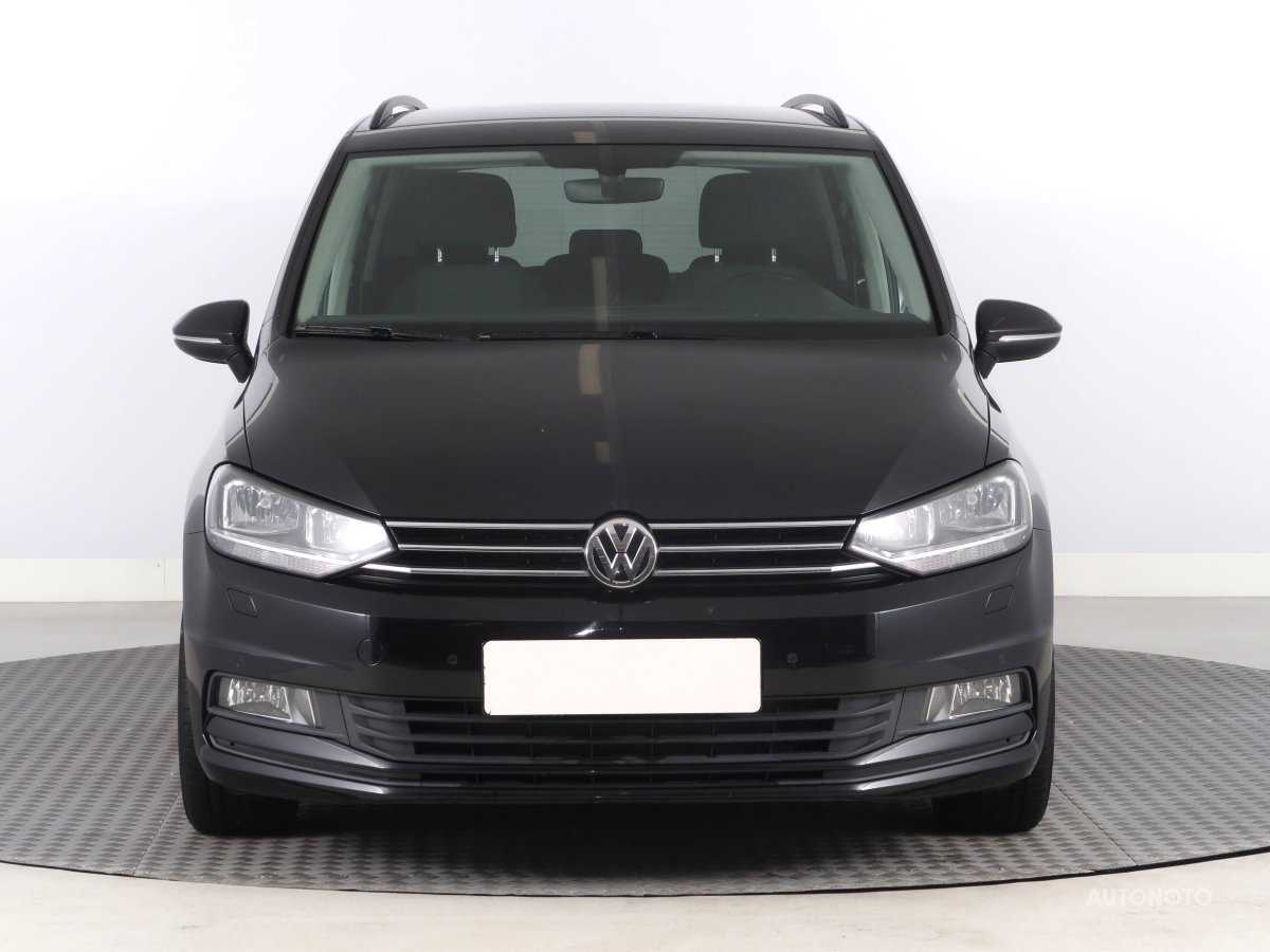 Volkswagen Touran, 2016 - pohled č. 2