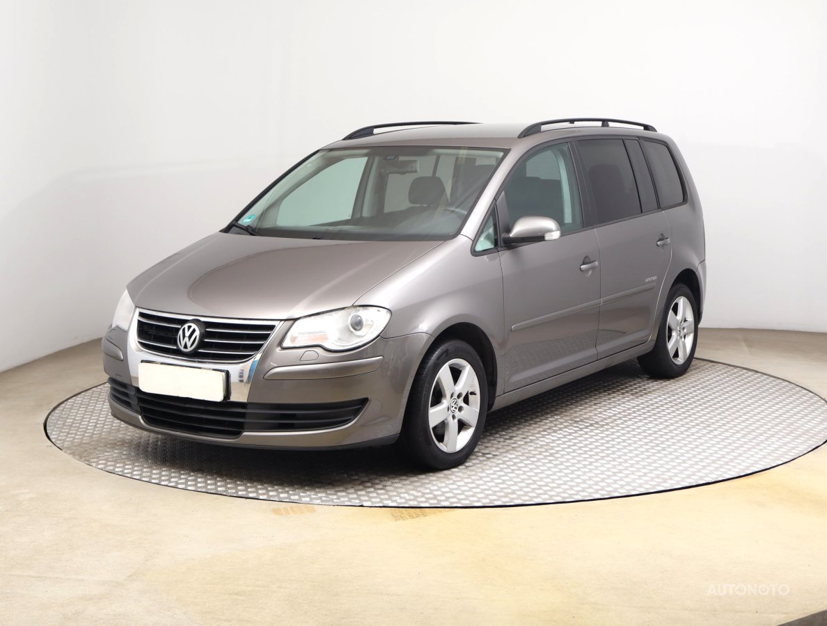 Volkswagen Touran, 2009 - pohled č. 3