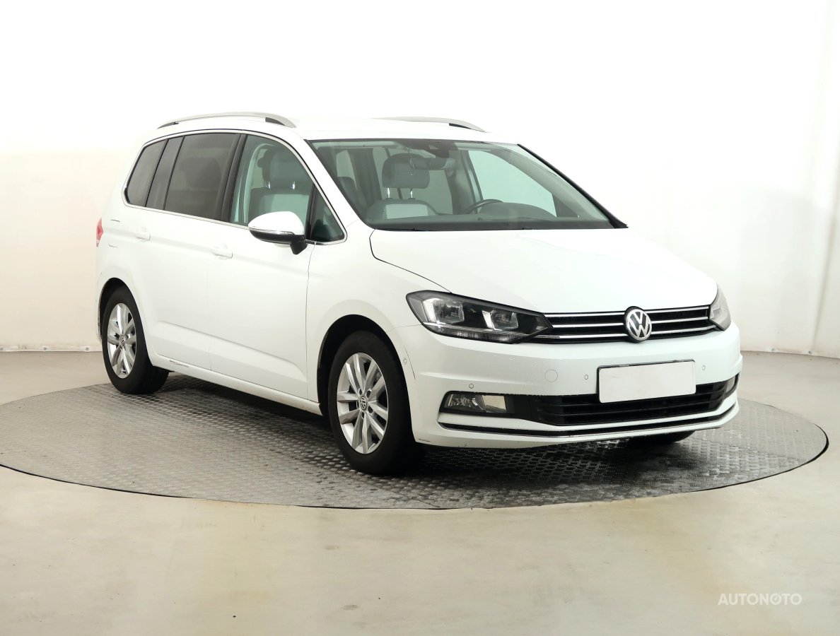 Volkswagen Touran, 2016 - celkový pohled