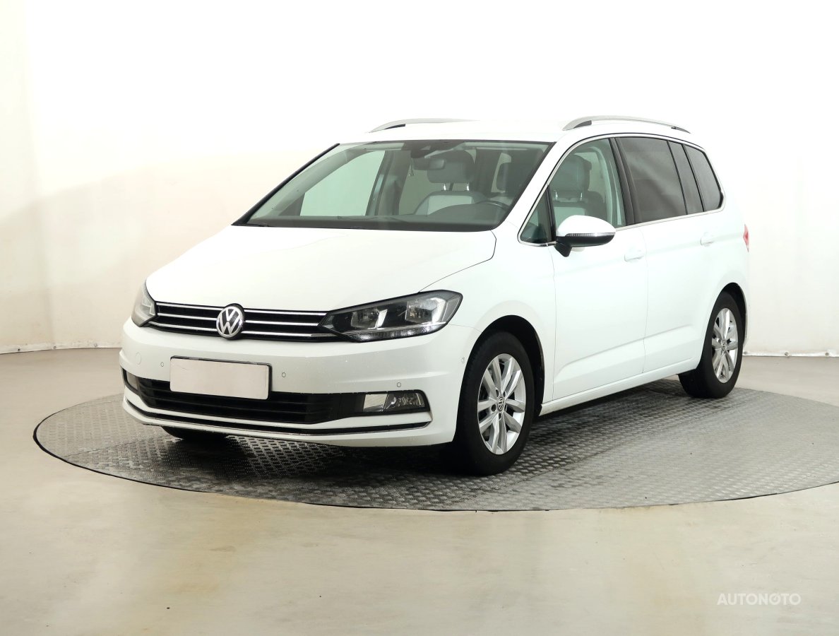 Volkswagen Touran, 2016 - pohled č. 3