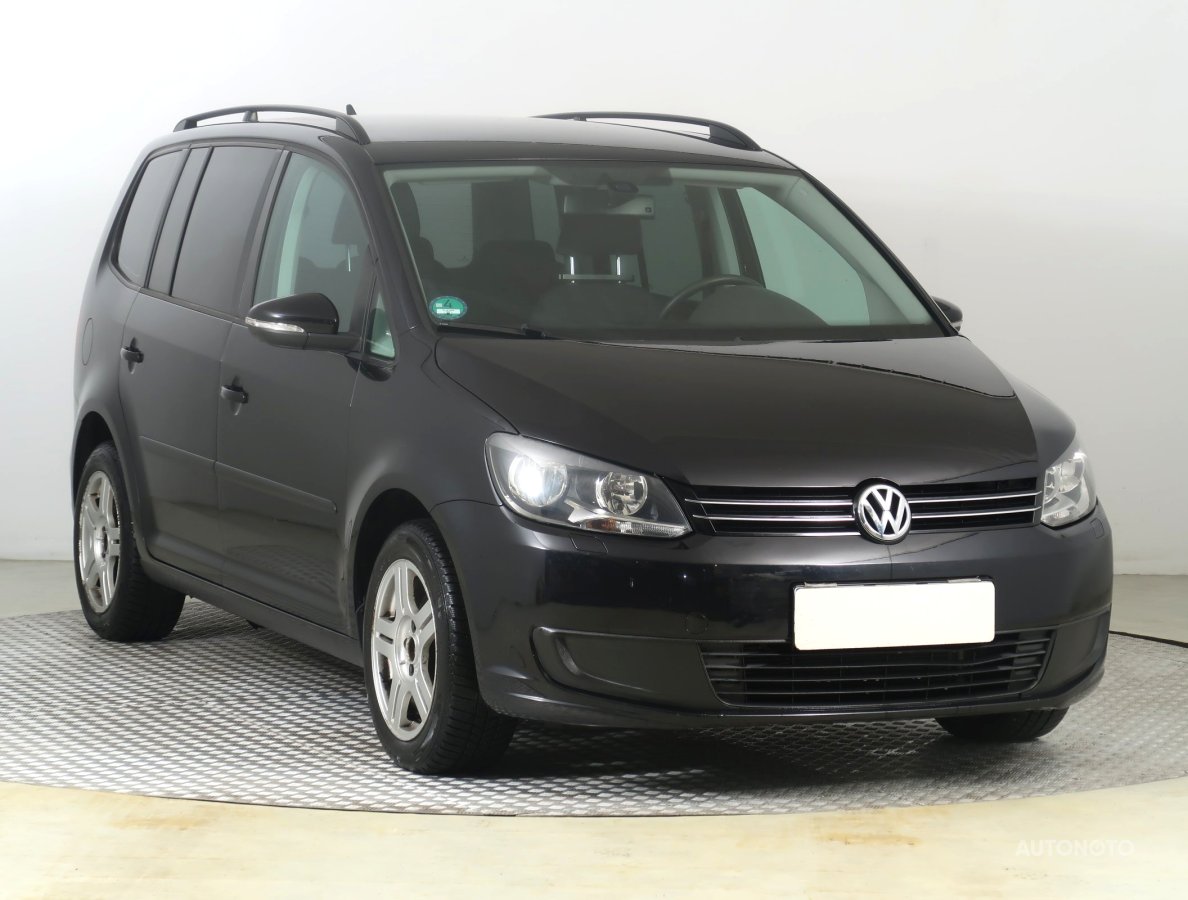 Volkswagen Touran, 2011 - celkový pohled