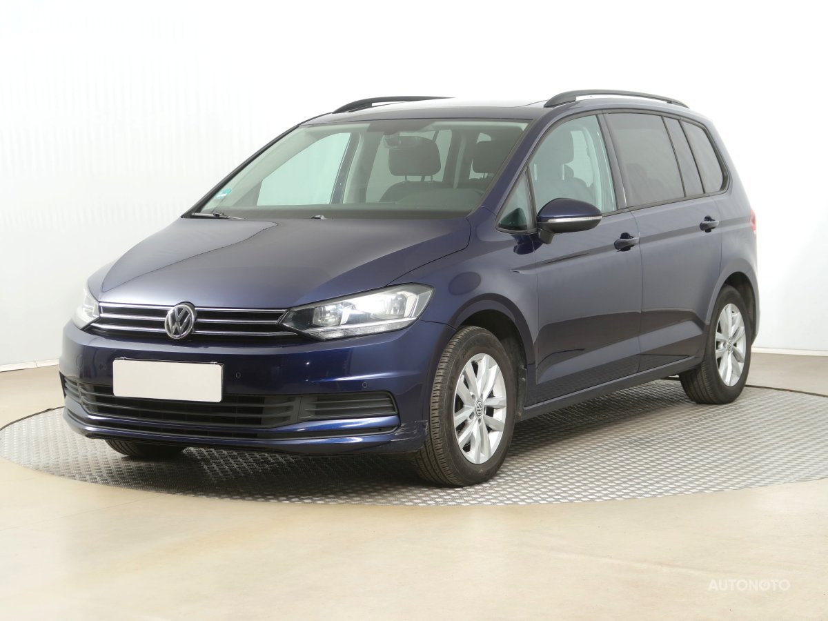 Volkswagen Touran, 2016 - pohled č. 3