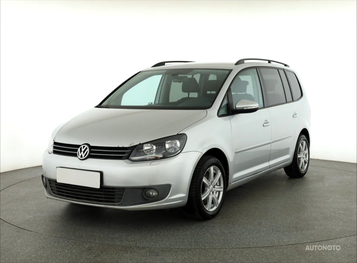 Volkswagen Touran, 2012 - pohled č. 3