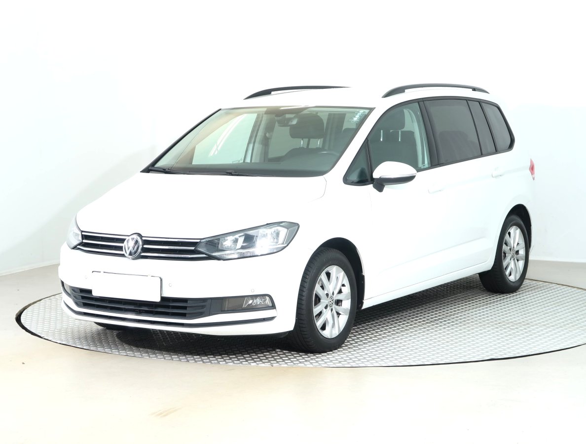 Volkswagen Touran, 2017 - pohled č. 3