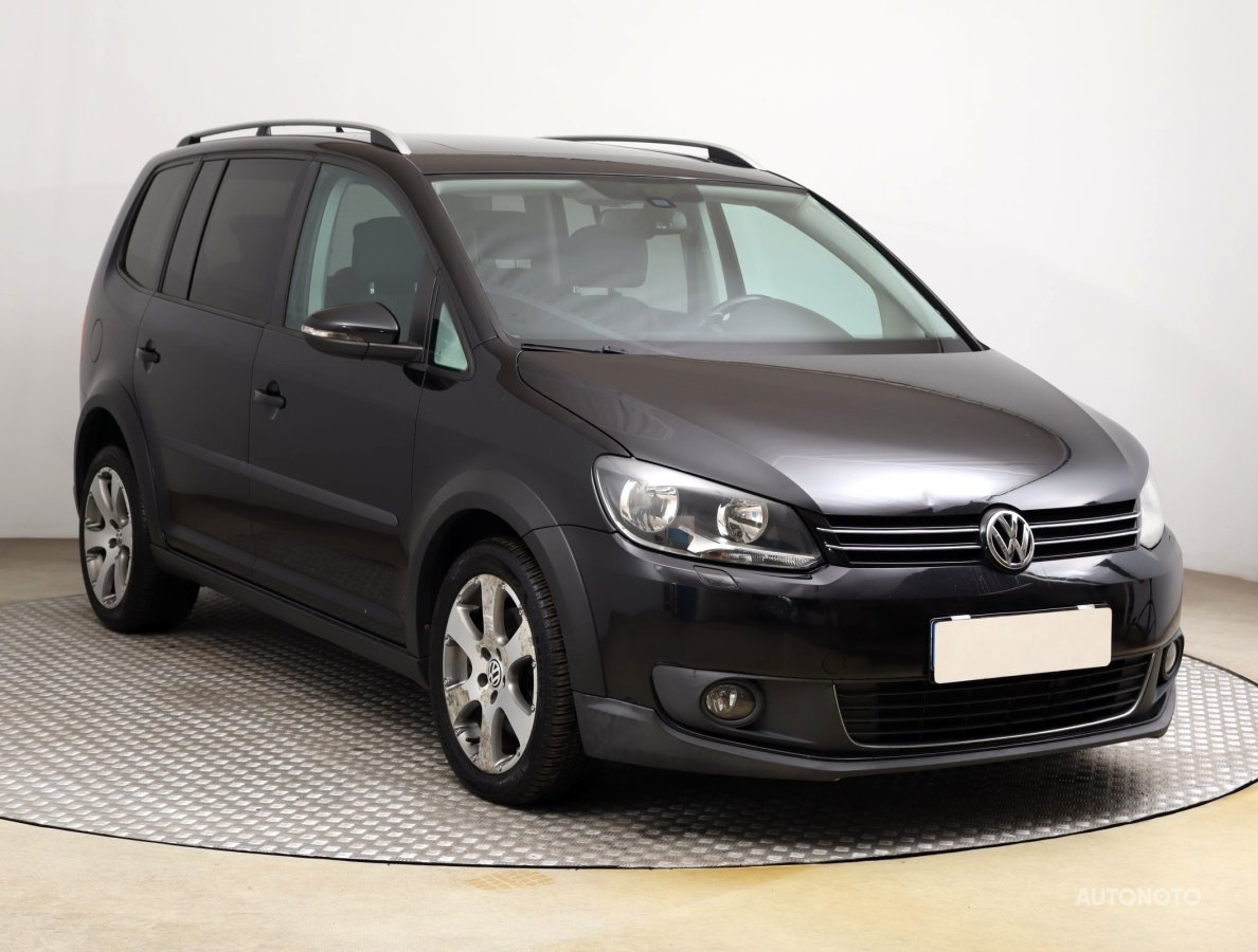 Volkswagen Touran, 2013 - celkový pohled