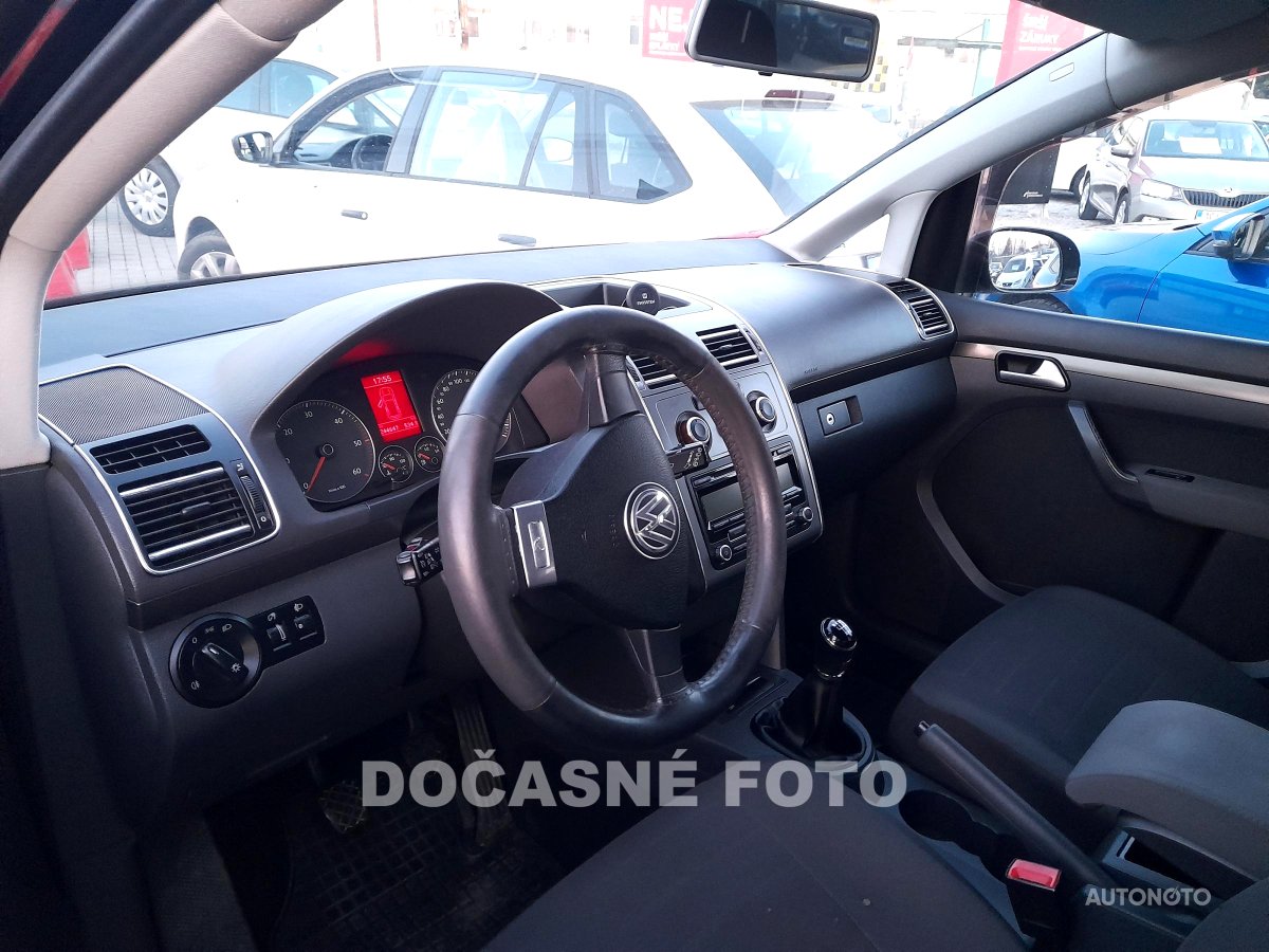 Volkswagen Touran, 2009 - pohled č. 3