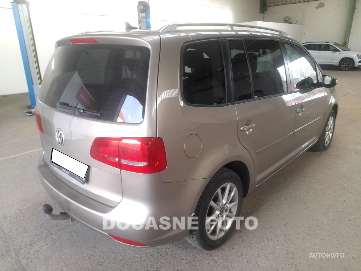 Volkswagen Touran, 2014 - pohled č. 2