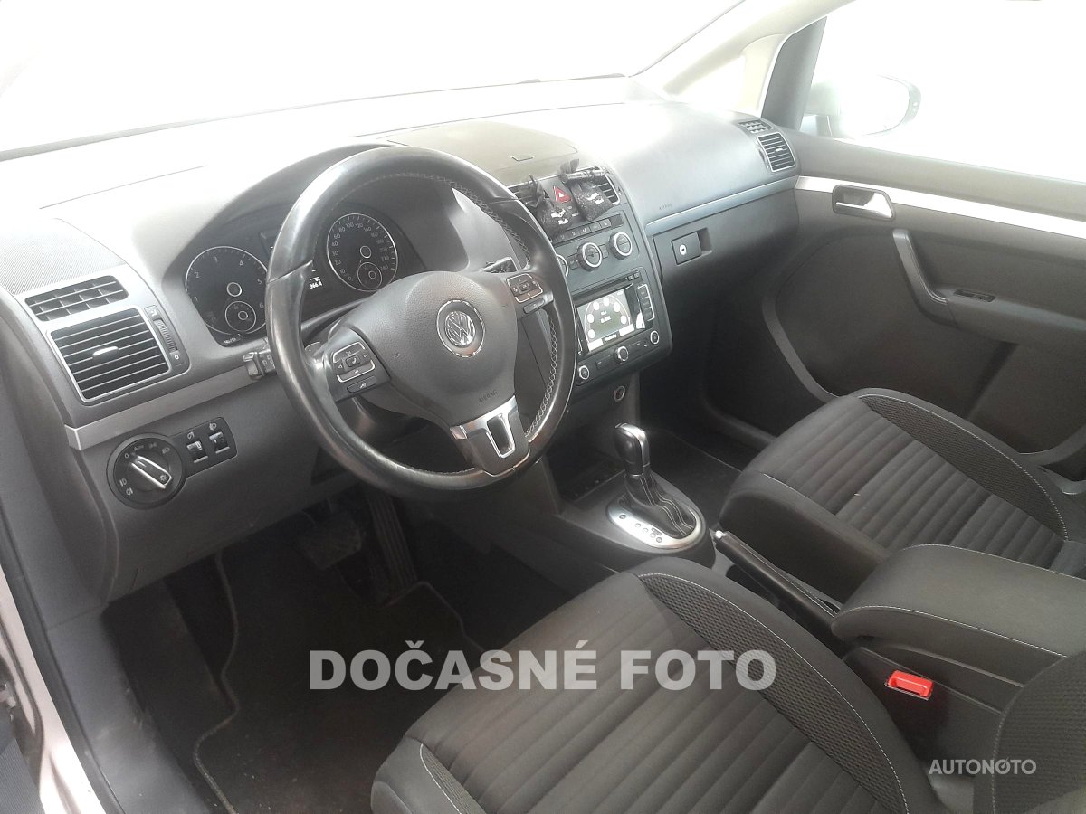 Volkswagen Touran, 2014 - pohled č. 3