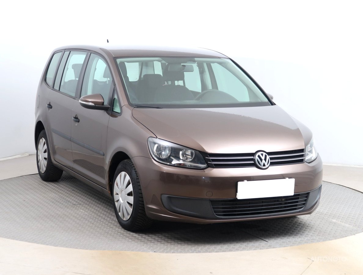 Volkswagen Touran, 2012 - celkový pohled
