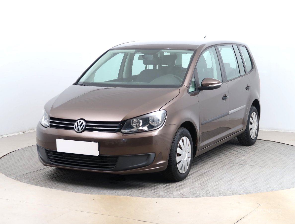 Volkswagen Touran, 2012 - pohled č. 3