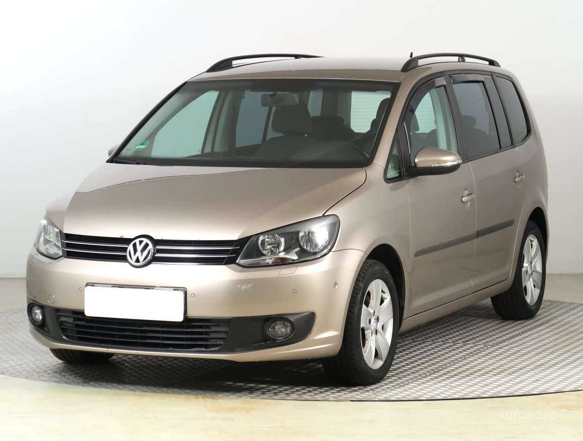 Volkswagen Touran, 2012 - pohled č. 3