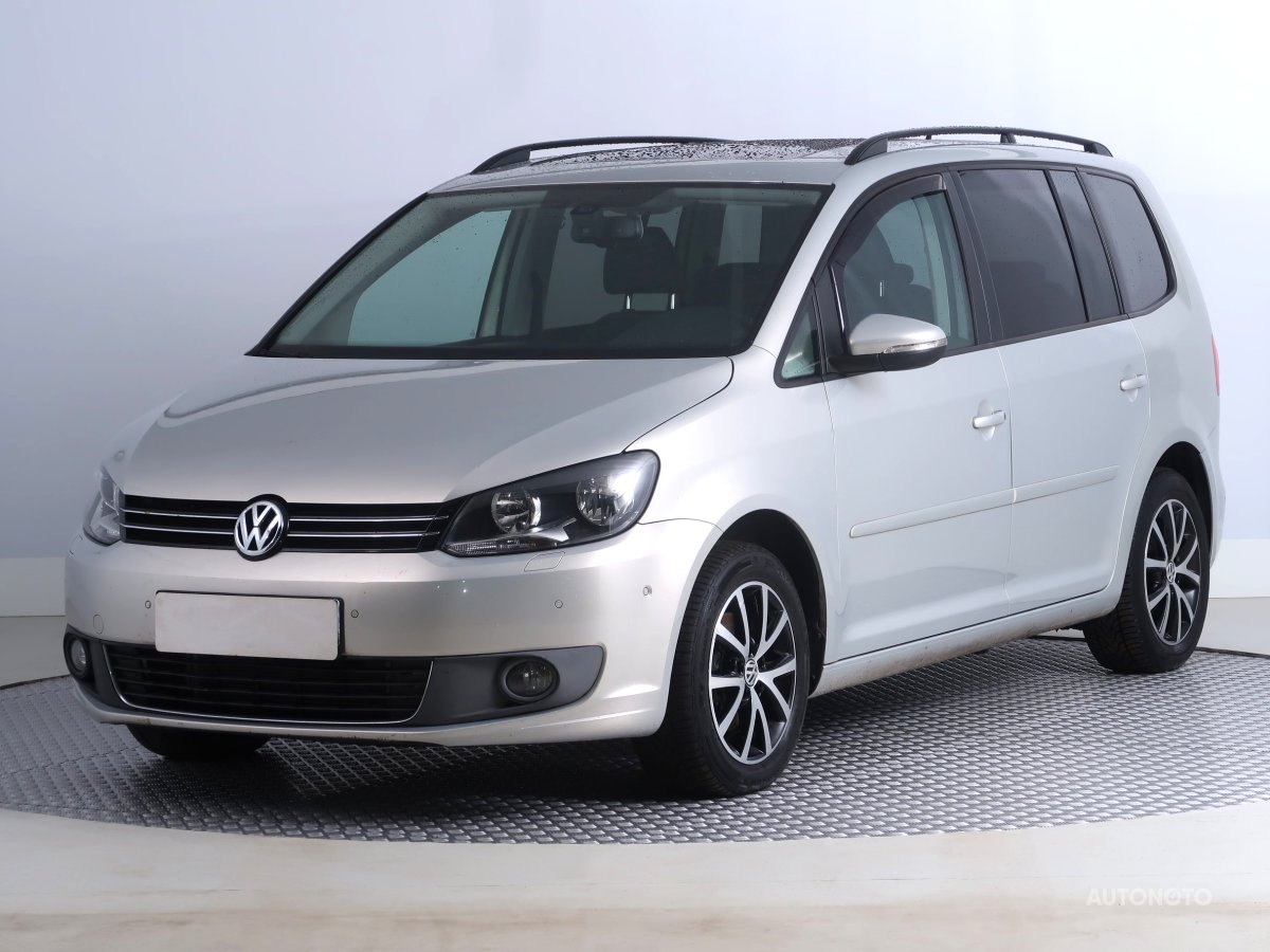 Volkswagen Touran, 2012 - pohled č. 3