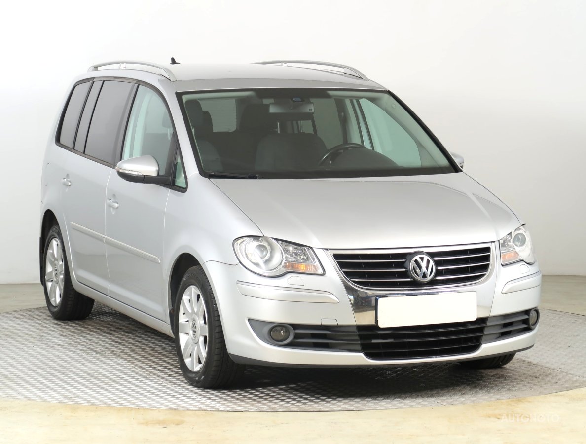 Volkswagen Touran, 2009 - celkový pohled