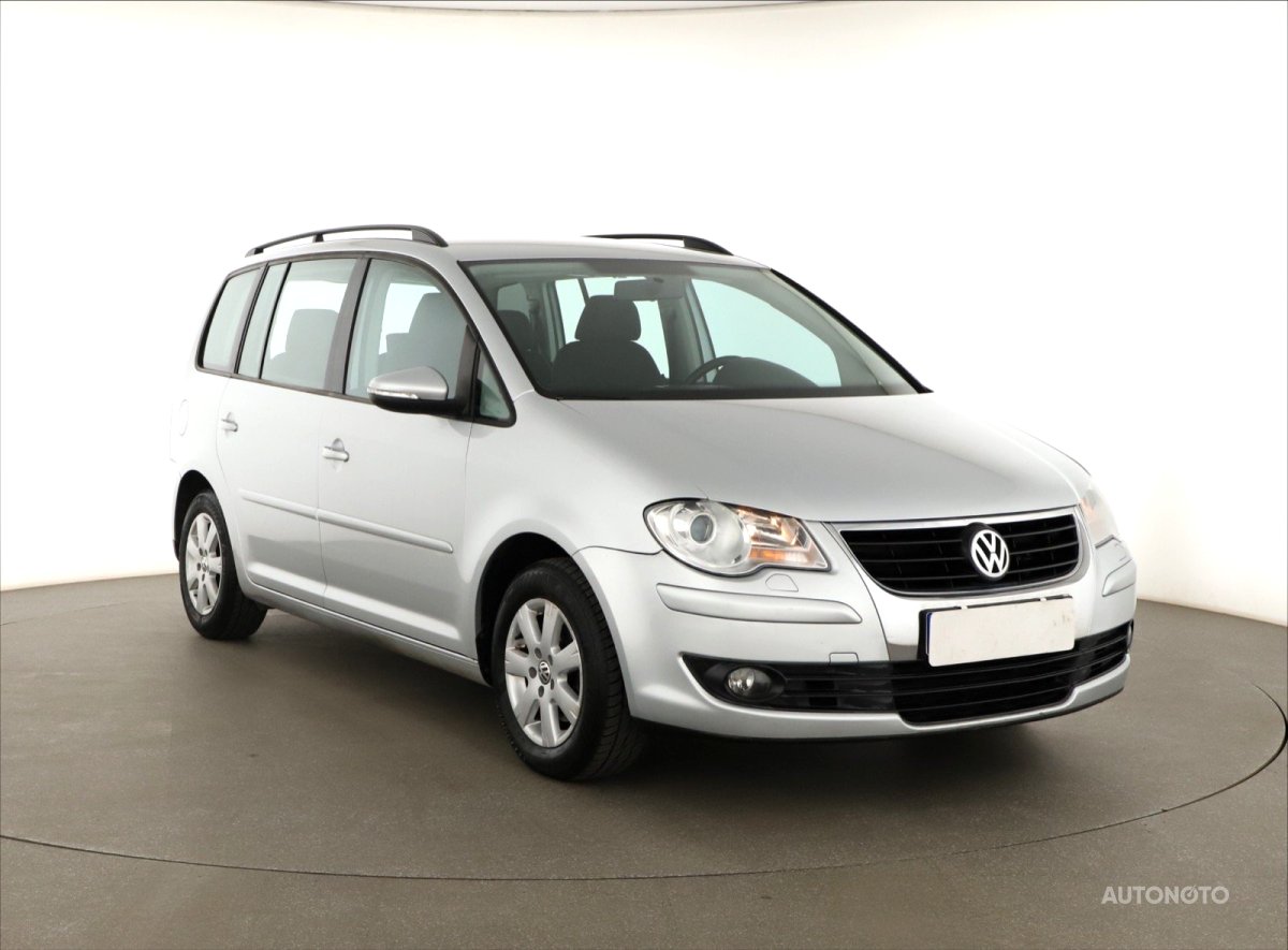 Volkswagen Touran, 2009 - celkový pohled