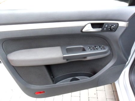 Volkswagen Touran, 2008 - pohled č. 10