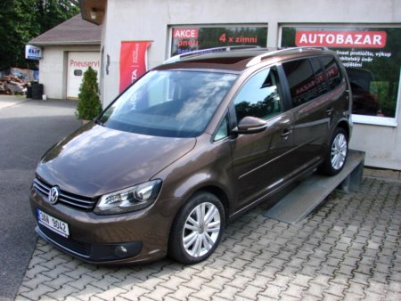 Volkswagen Touran, 2013 - pohled č. 2