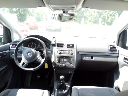 Volkswagen Touran, 2011 - pohled č. 3