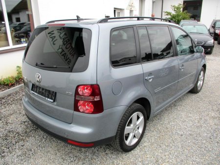 Volkswagen Touran, 2009 - pohled č. 3